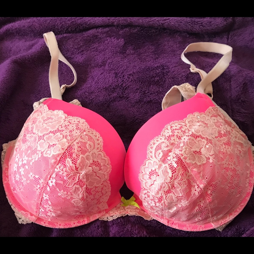 Victoria Secret’s Dream Angel Push Up Bra. 38DD